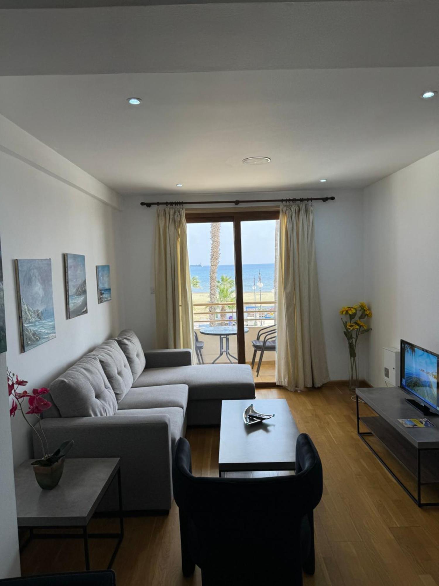 Ithaki Phinikoudes Apartment No. 102 Larnaca Ngoại thất bức ảnh